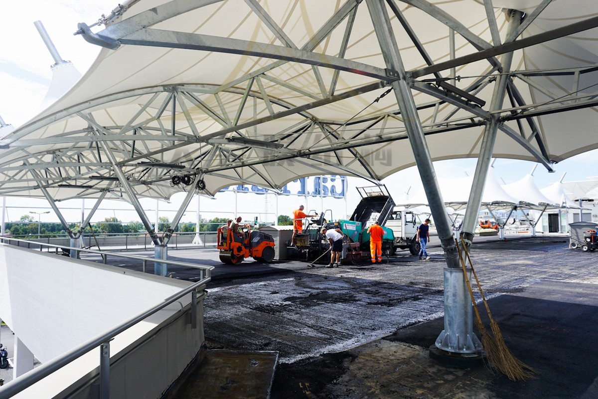 膜結(jié)構(gòu)車棚 膜結(jié)構(gòu)車棚