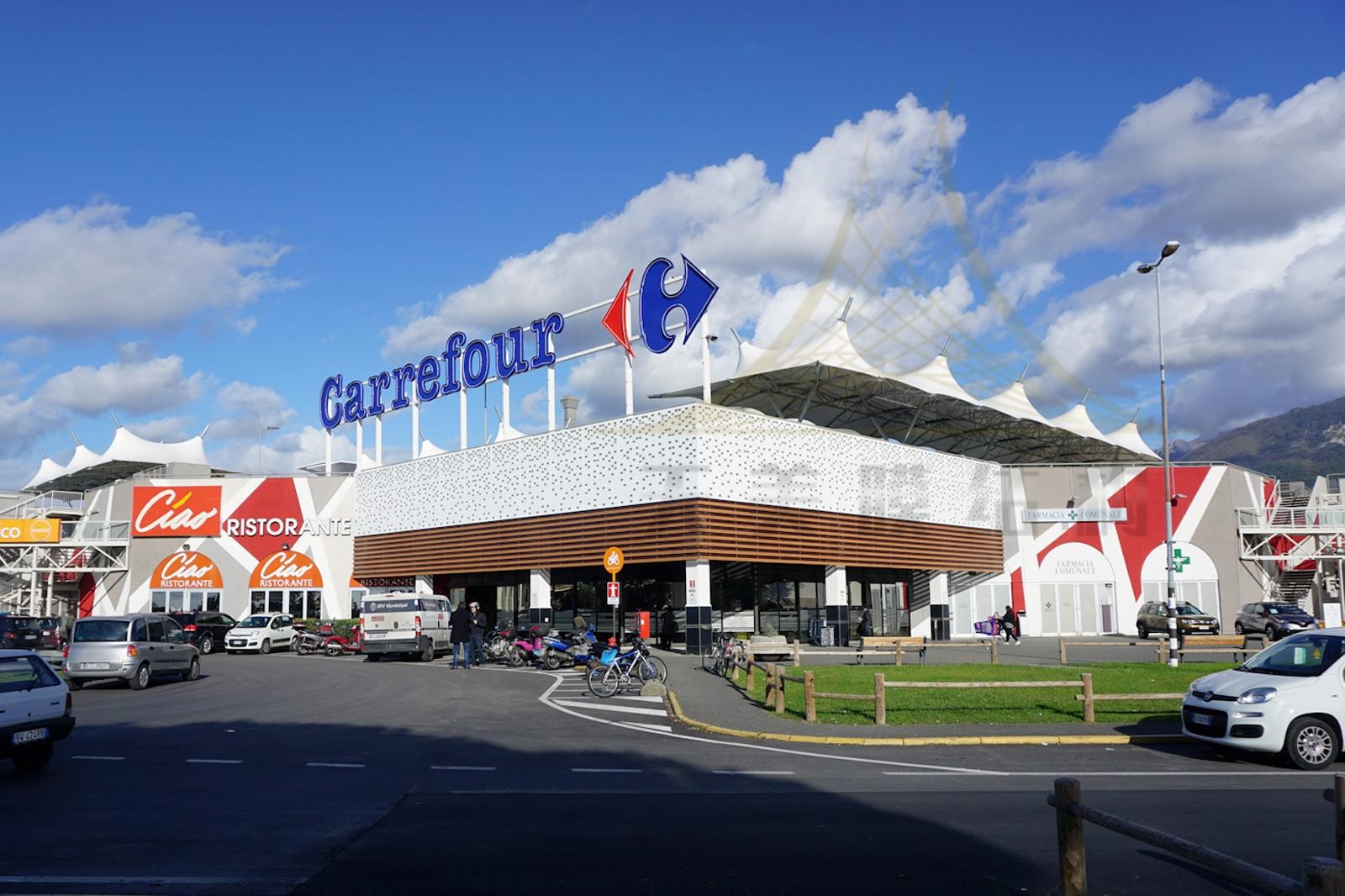 膜結構車棚 膜結構車棚