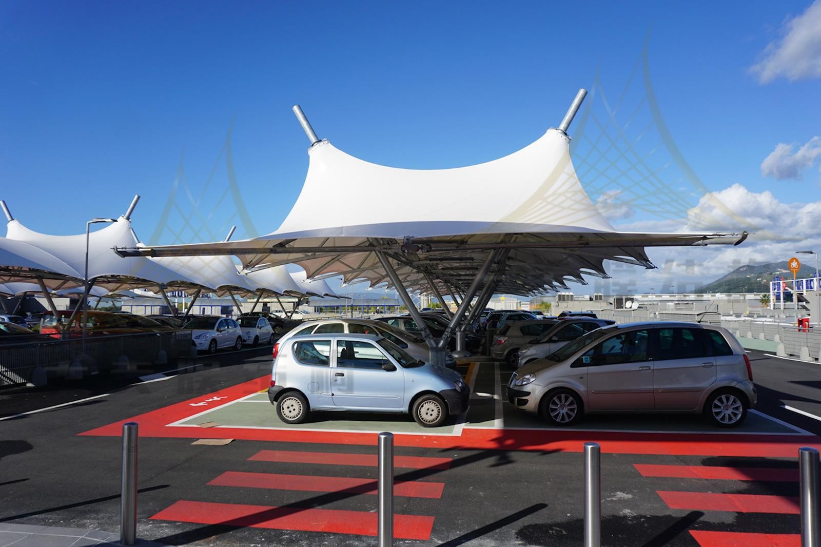 膜結構車棚 膜結構車棚